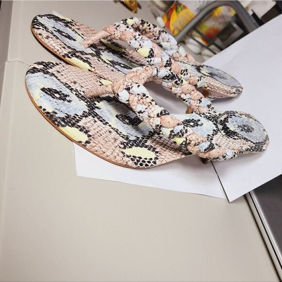 Vince Camuto  - Picture 7 of 17